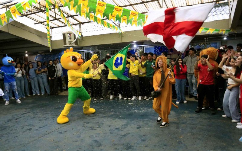  20/07/26 FEIRA DAS NAÇÕES - ESC ESTADUAL AFFONSO CHARLIER