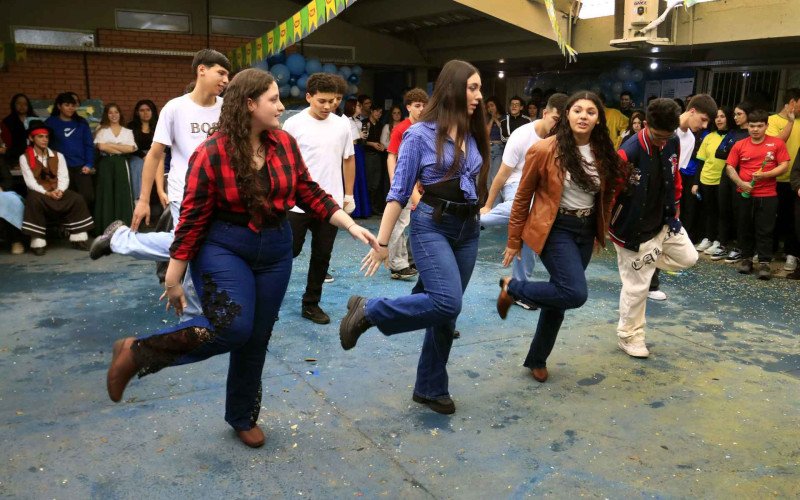  20/07/26 FEIRA DAS NAÇÕES - ESC ESTADUAL AFFONSO CHARLIER
