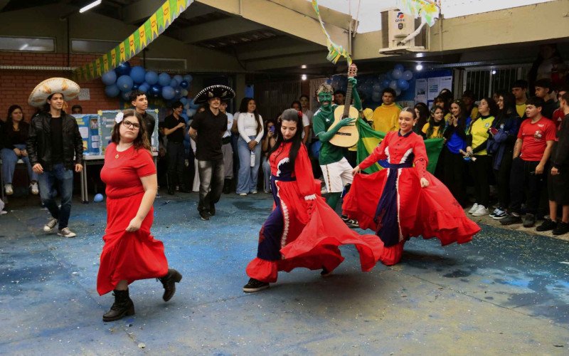  20/07/26 FEIRA DAS NAÇÕES - ESC ESTADUAL AFFONSO CHARLIER