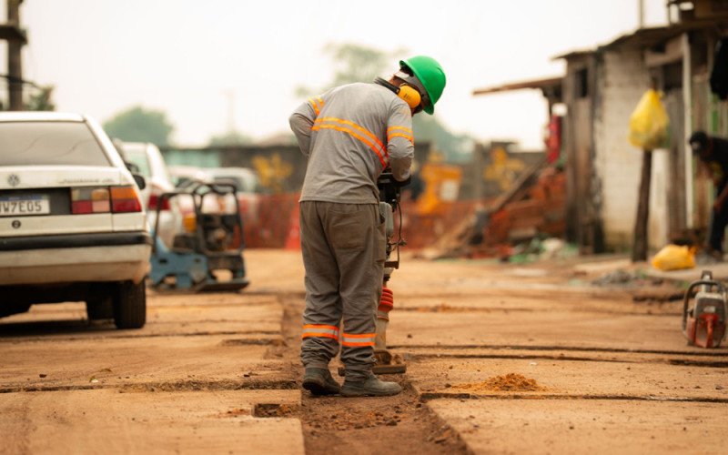 Obras de esgotamento sanitário na região