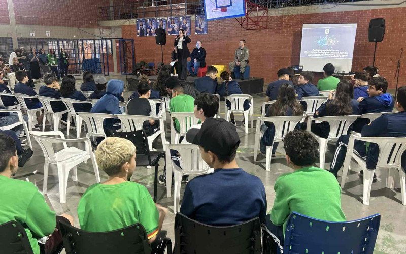 Quebrando ciclos de violência: Seminário em escola de Novo Hamburgo busca combater o bullying