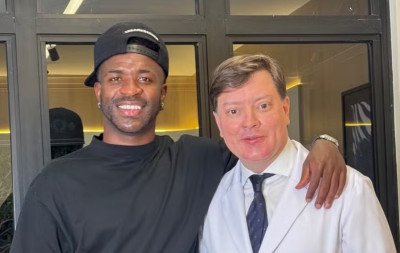 Vini Jr. fez harmonização facial? Jogador aparece diferente, internet reage e foto com médico viraliza antes de ser apagada
