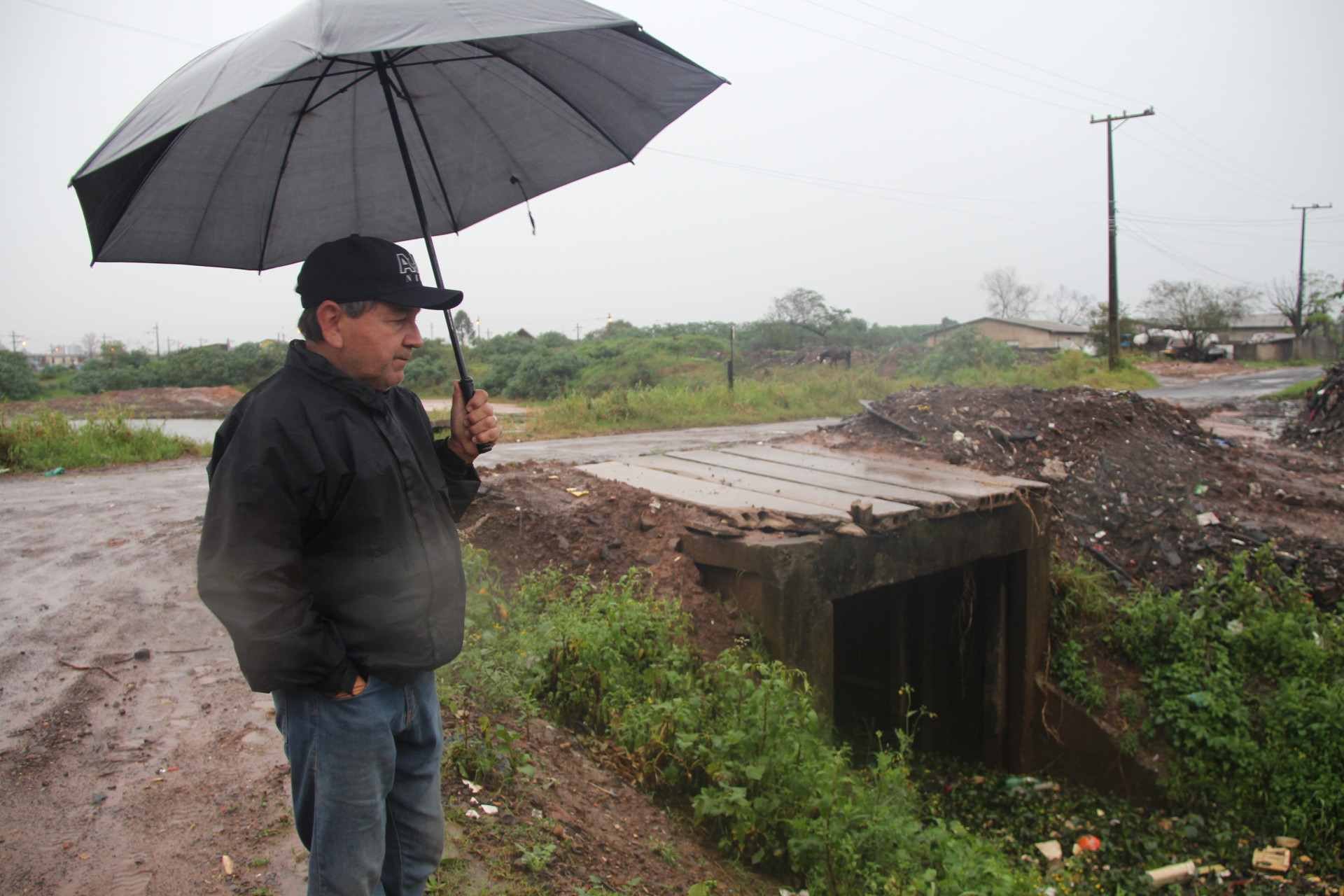 Mesmo sob alerta vermelho do Inmet, Novo Hamburgo registra apenas alagamentos pontuais e mantém monitoramento