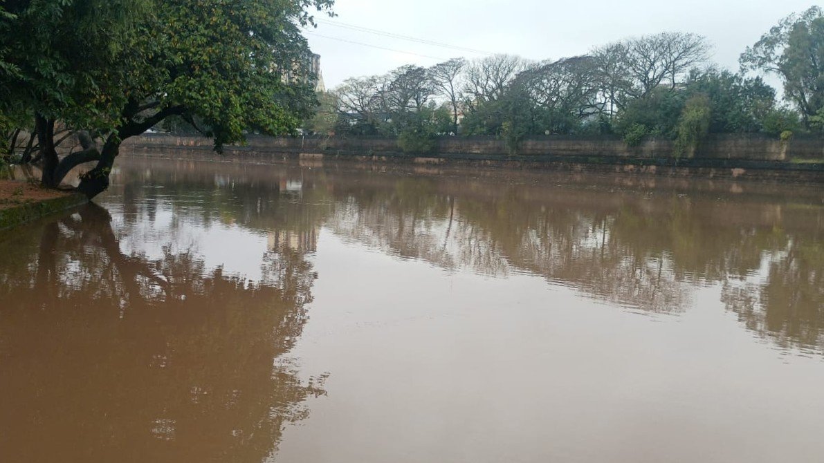 Rio dos Sinos sobe lentamente e São Leopoldo mantém estado de atenção