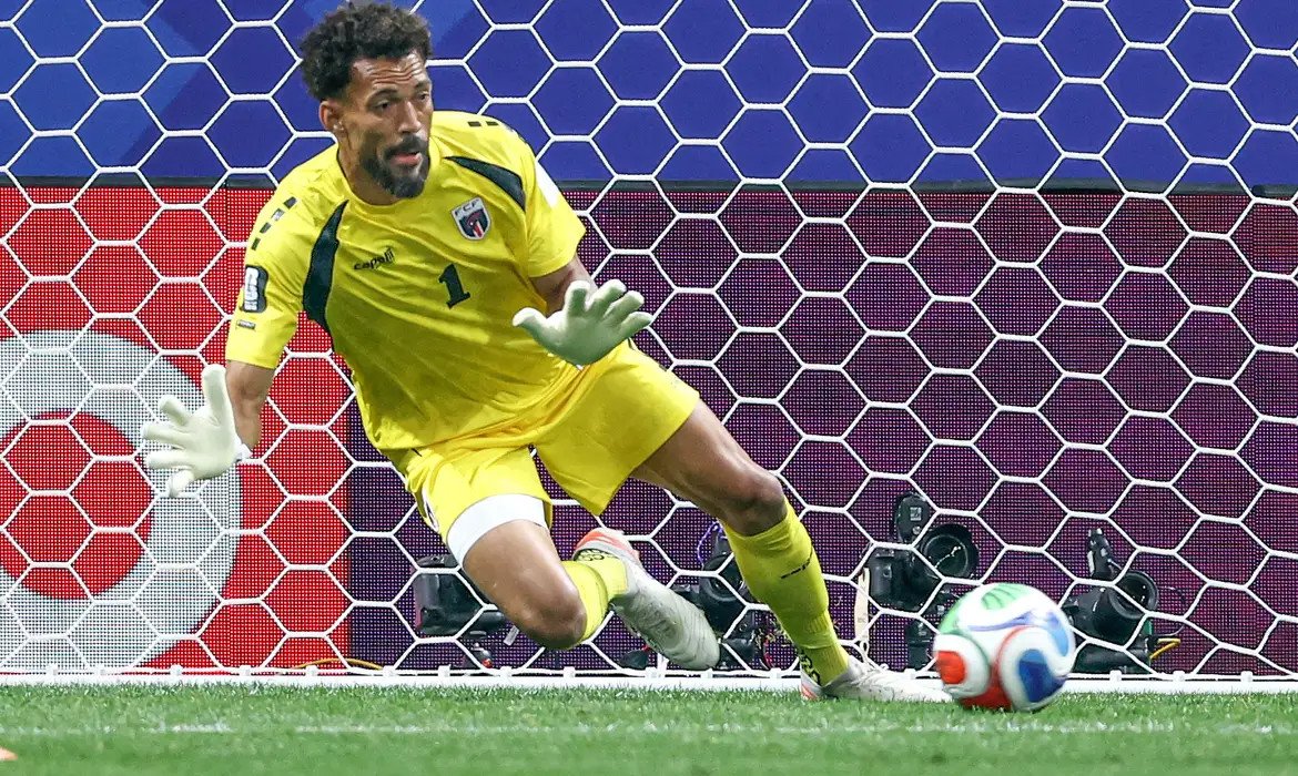 Herói de Cabo Verde na Copa, Vozinha é contratado por equipe sul-americana