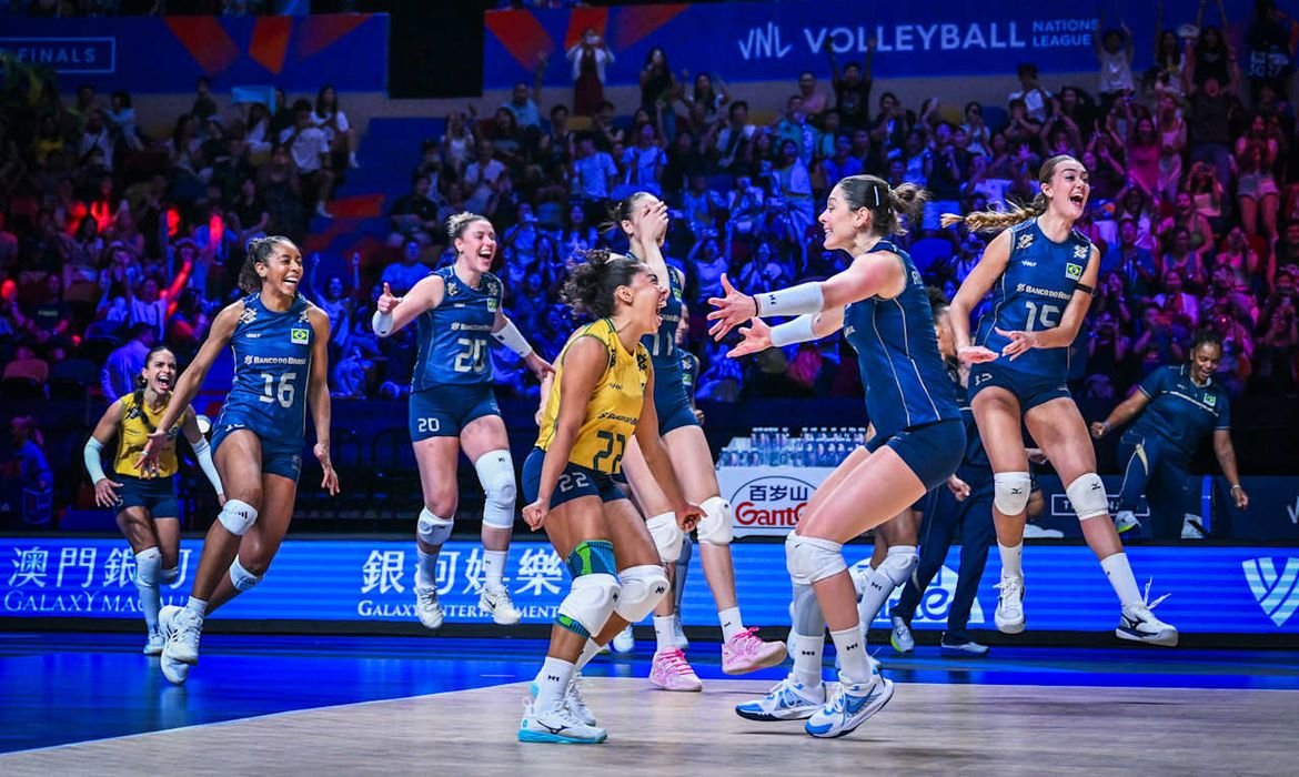 Liga das Nações Feminina: Brasil vence Itália e está na decisão