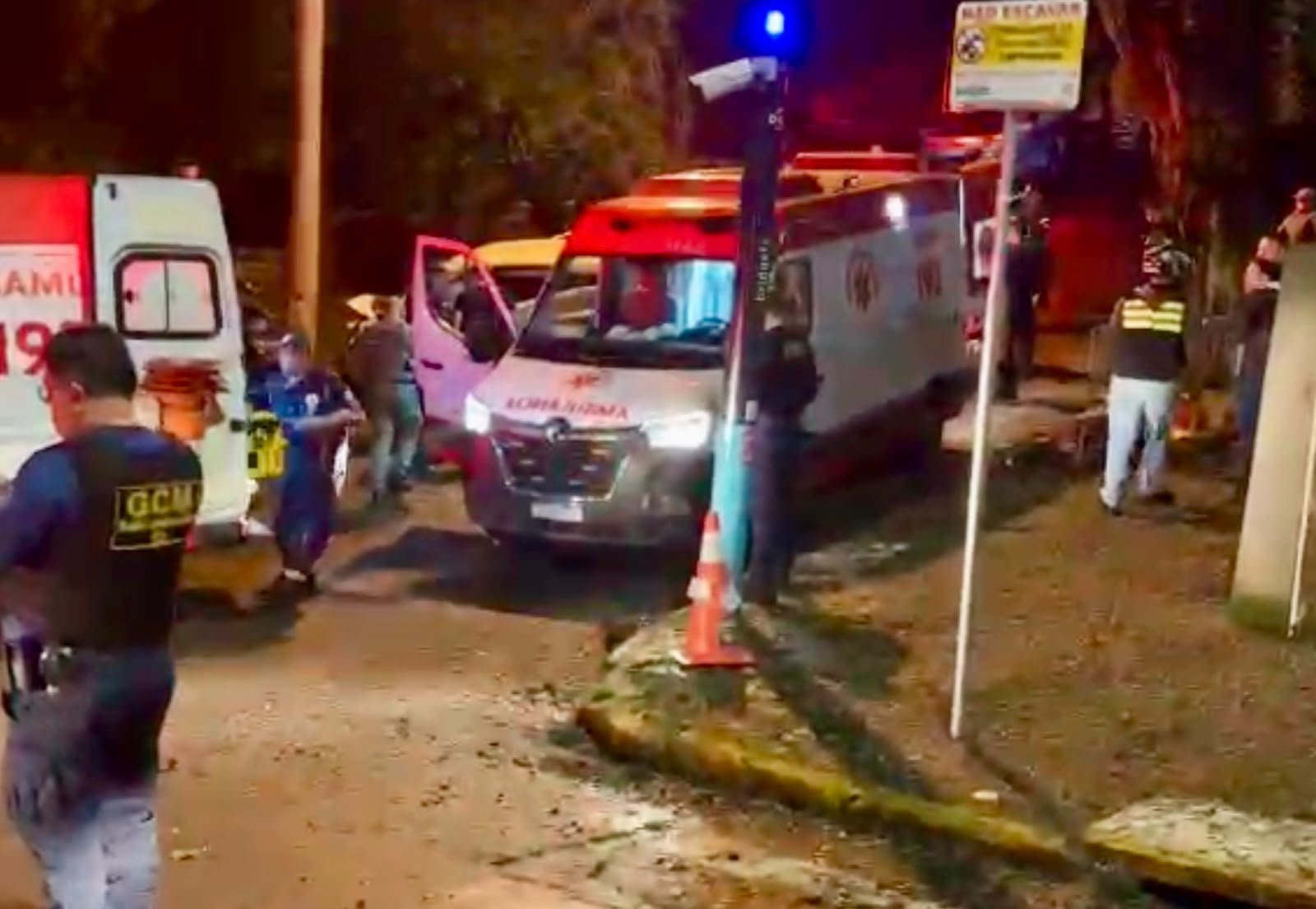 Motoboy morre em Novo Hamburgo após ser atingido por criminoso que dirigia carro roubado; veja vídeo