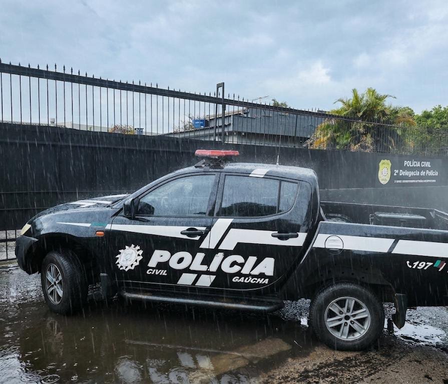 Mulher é presa por integrar esquema de extorsão que fez vítima perder mais de R$ 80 mil