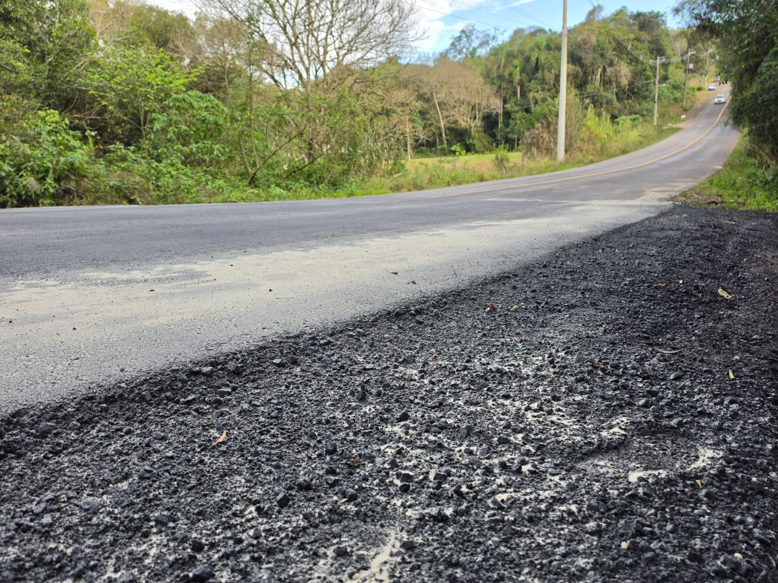 Dois Irmãos entrega conserto provisório em estrada após danos causados pelas chuvas