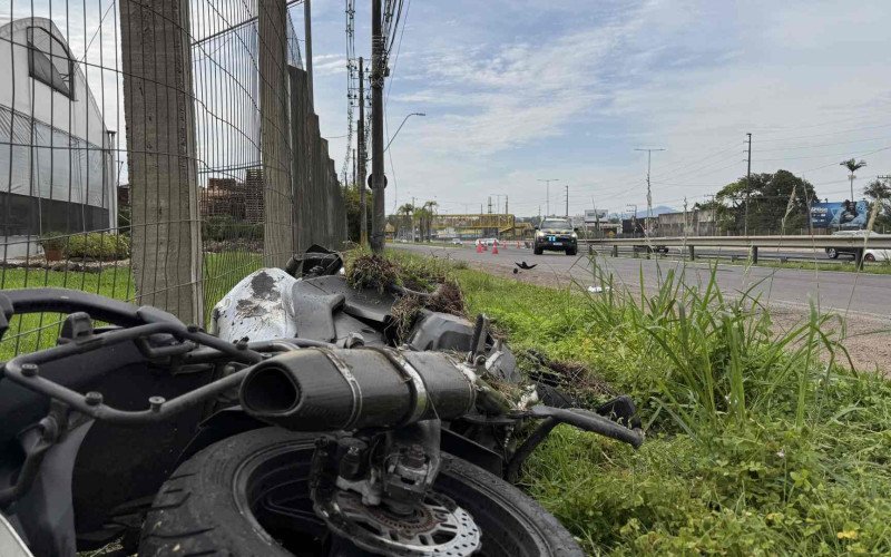 Imagem ilustrativa sobre BR-116: motociclista morre ao bater em defensa metálica em São Leopoldo e rodovia é interditada; entenda o caso