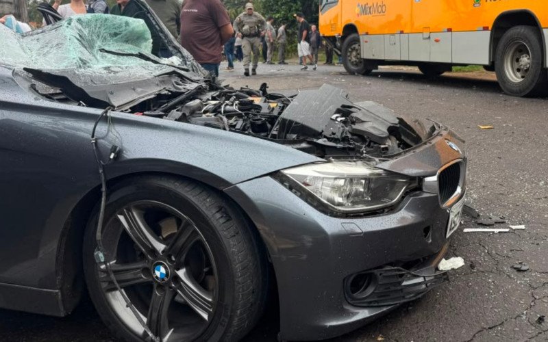 Imagem ilustrativa sobre Tragédia na BR-373: Colisão frontal entre carreta e ônibus deixa mais de 20 mortos no Paraná