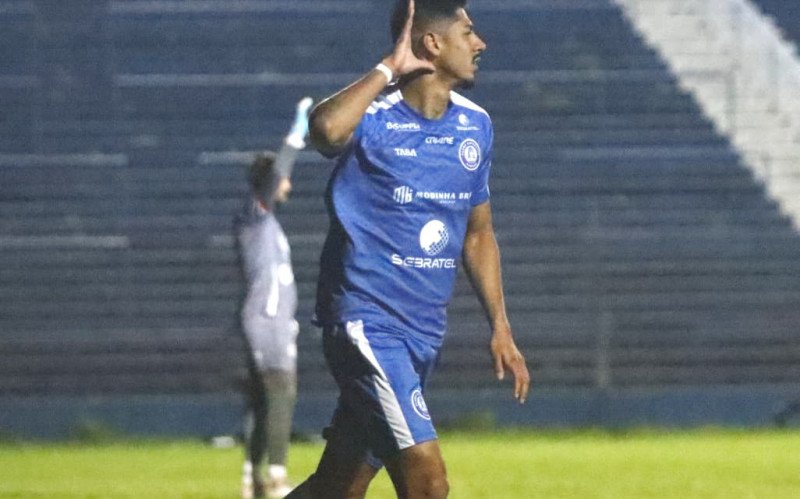 JP Bardales abriu o placar para o Aimor&eacute; diante do Gramadense 