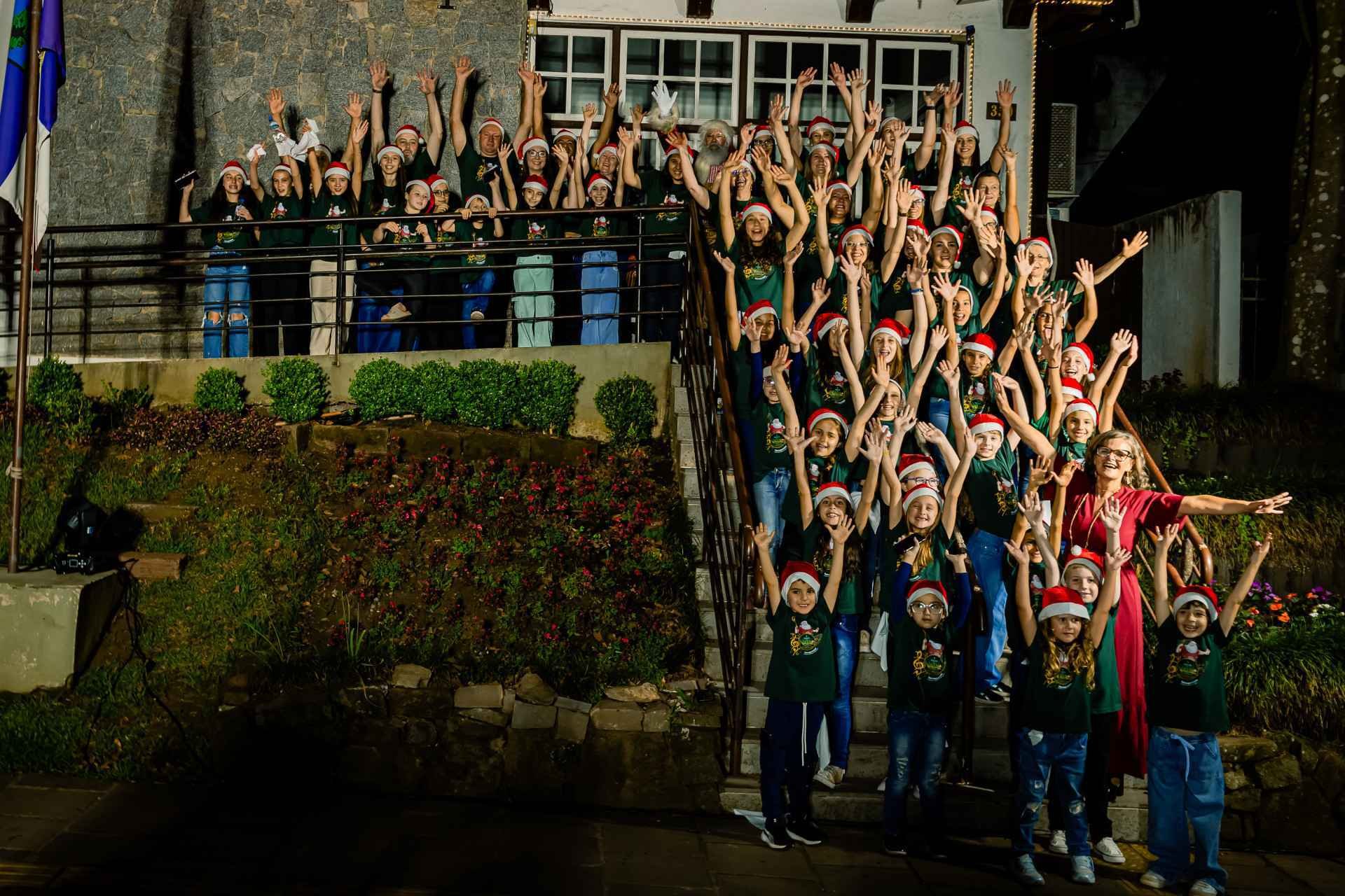 Nova Petrópolis convida crianças e adultos para participar da Cantata na Janela durante o Natal; saiba mais