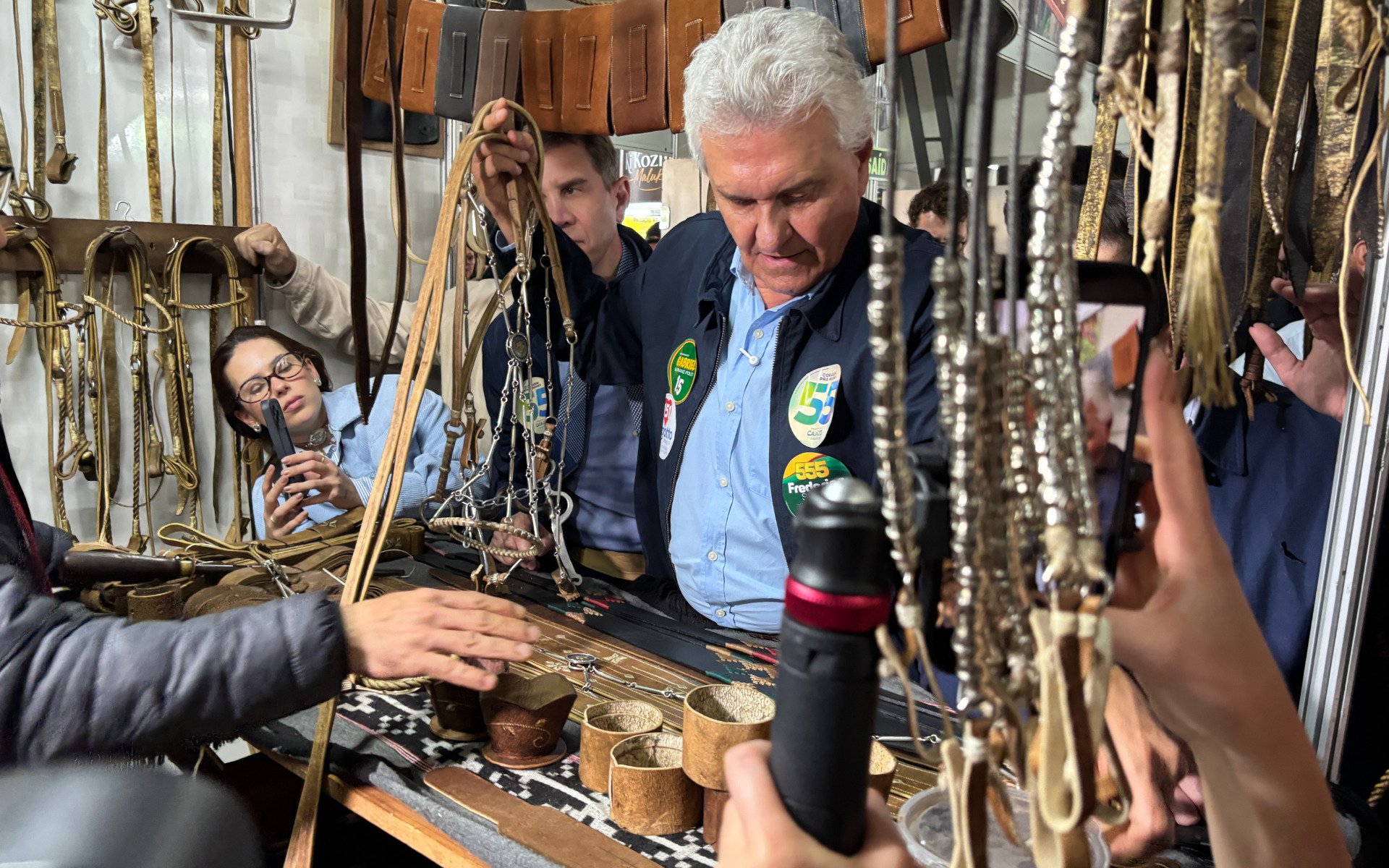 Na Expointer, candidato à Presidência Ronaldo Caiado faz compra de R$ 13 mil em estande do Vale do Paranhana