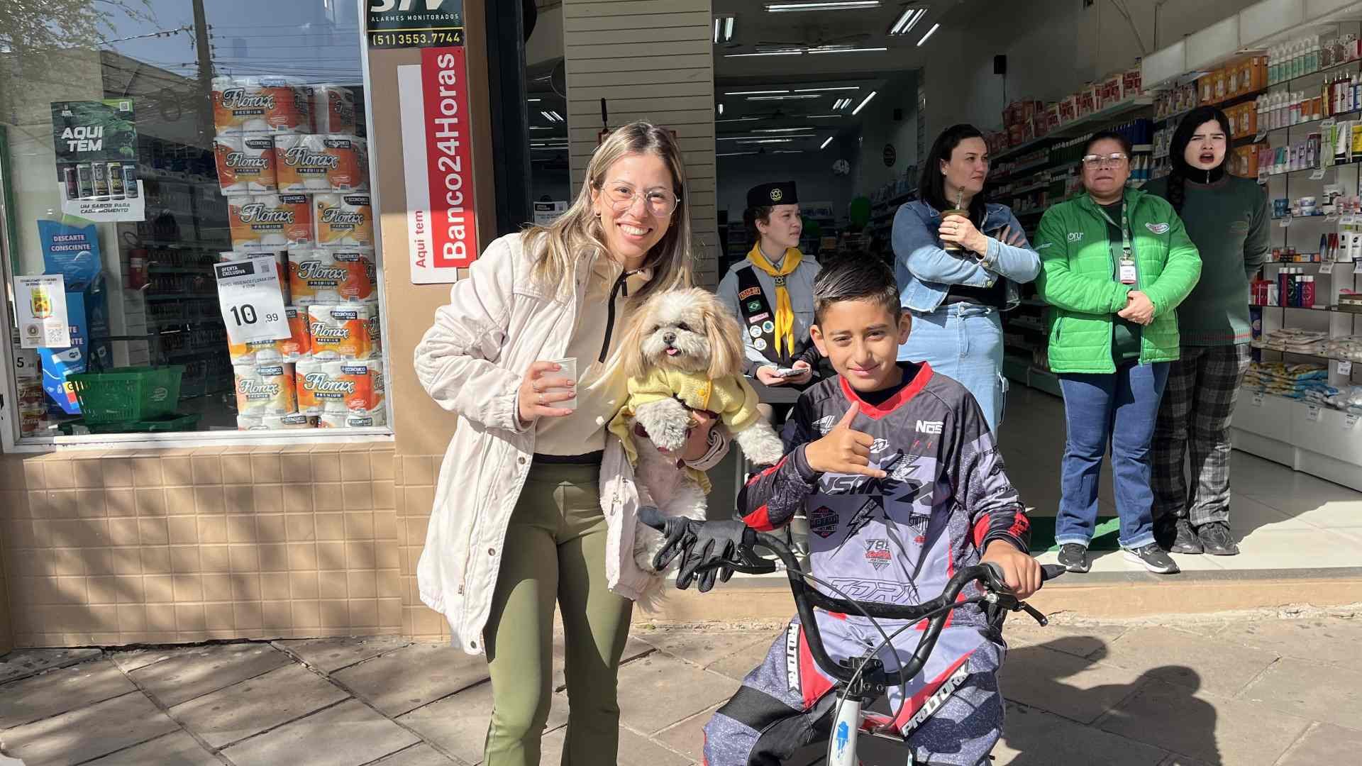 VÍDEO: Pets roubam a cena e encantam o público no Desfile Cívico de Campo Bom