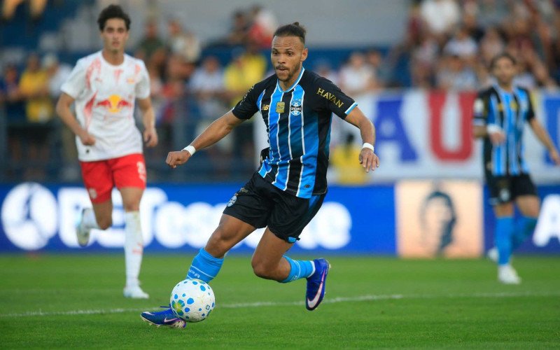 Dinamarquês Braithwaite teve um gol anulado contra o Bragantino | abc+
