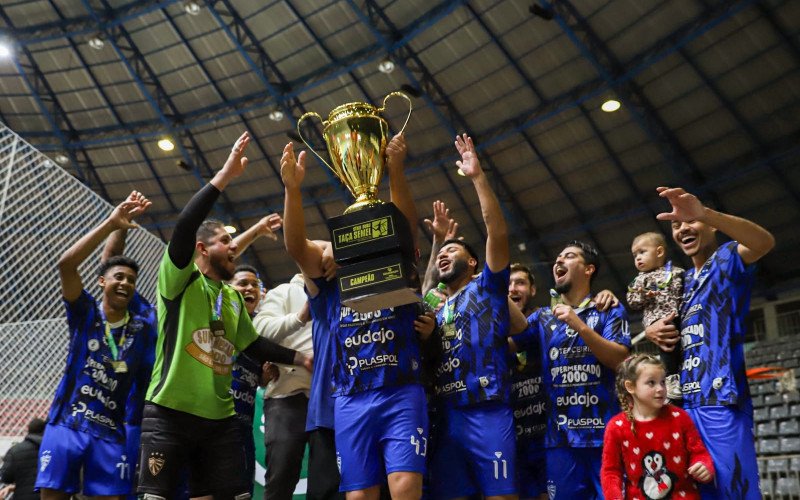 Trem da Vila foi o campe&atilde;o da S&eacute;rie Ouro da Ta&ccedil;a Semel