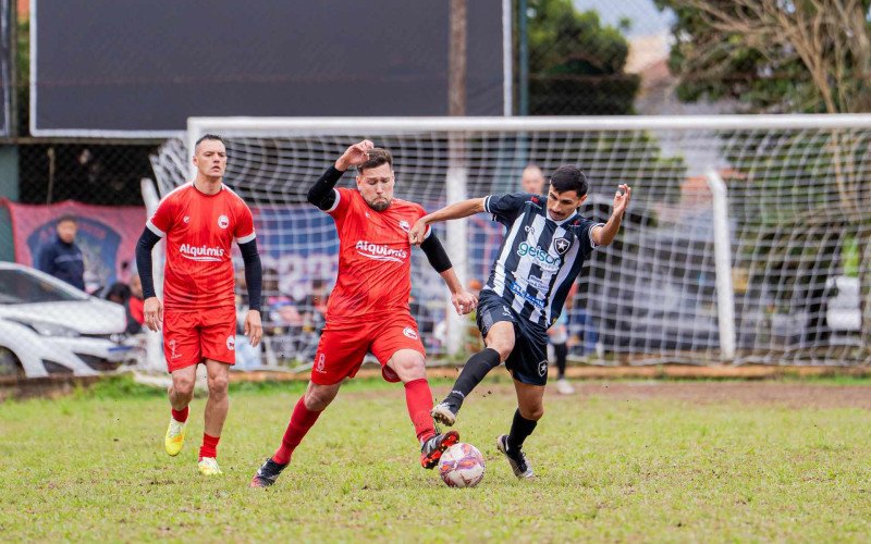 Primeira rodada do Campeonato de V&aacute;rzea de S&atilde;o Leopoldo - Botafogo e Campina ficaram no 0 a 0 pelo For&ccedil;a Livre
