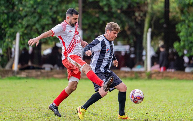 Primeira rodada do Campeonato de V&aacute;rzea de S&atilde;o Leopoldo - Botafogo e Campina empataram em 2 a 2 pelo Quarent&atilde;o 