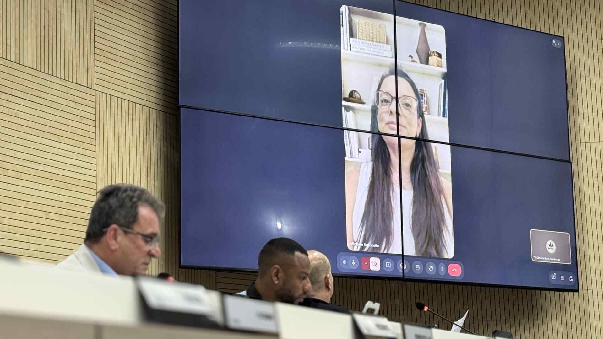 “Eu recebi de boa-fé”, diz secretária da Fazenda de Novo Hamburgo sobre pagamento de dois salários