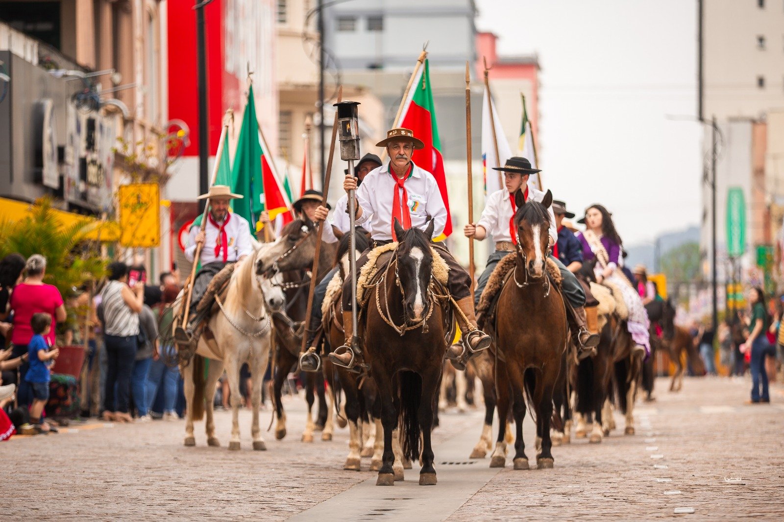 Dois desfiles farroupilhas marcam o último fim de semana de festejos em São Leopoldo