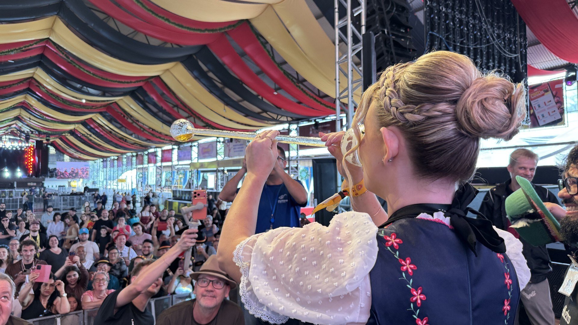 “Todo mundo ama a festa”: Oktoberfest de Igrejinha une diversão e espírito comunitário; confira a programação