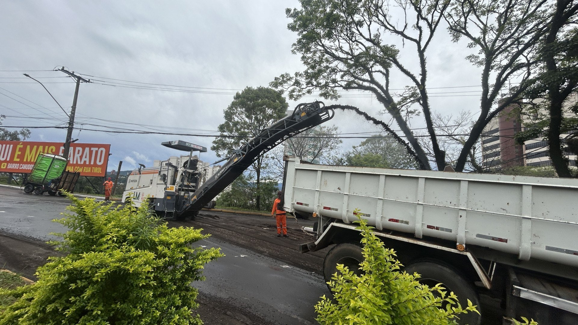 Obras de recapeamento geram bloqueio em rótula de Novo Hamburgo neste final de semana