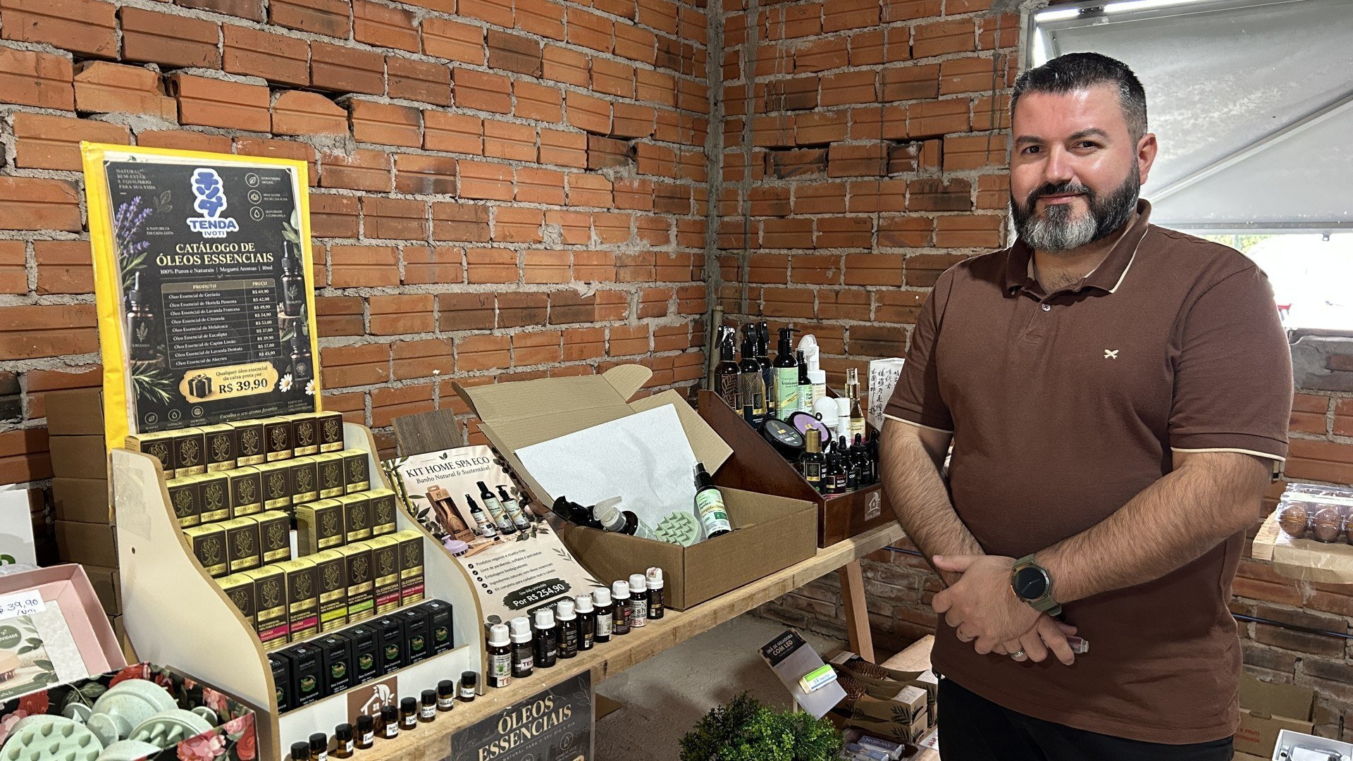 Agroindústria familiar de Ivoti produz óleos essenciais 100% naturais a partir de plantas cultivadas na propriedade