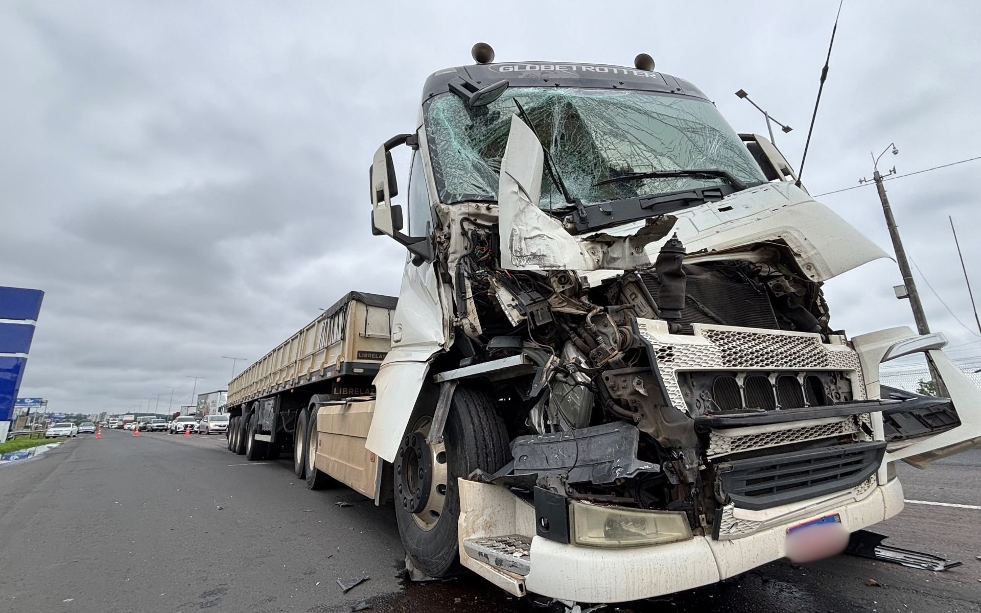 Truck collision on BR-116 in São Leopoldo causes hours of delays