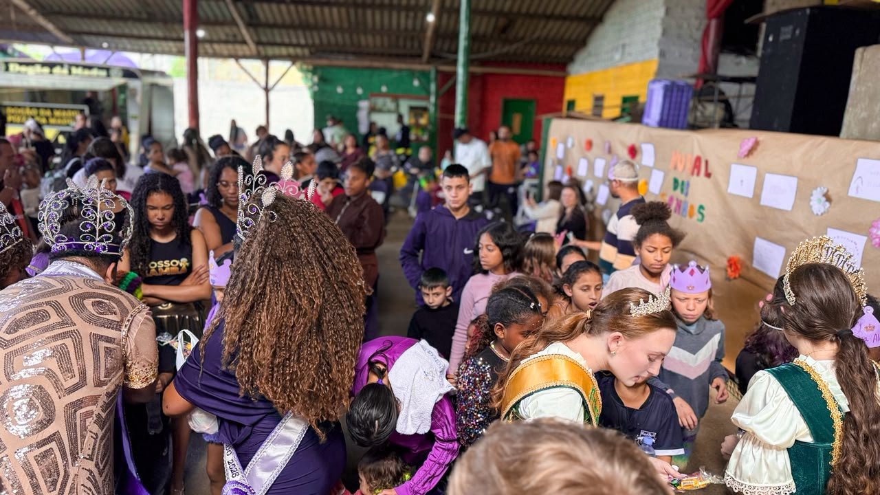 Cortes do Carnaval e da São Leopoldo Fest realizam ação beneficente para cerca de 120 crianças