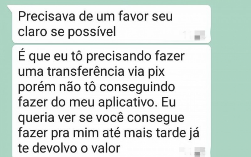 Na conversa, criminosos solicitam a transferência de R$ 980