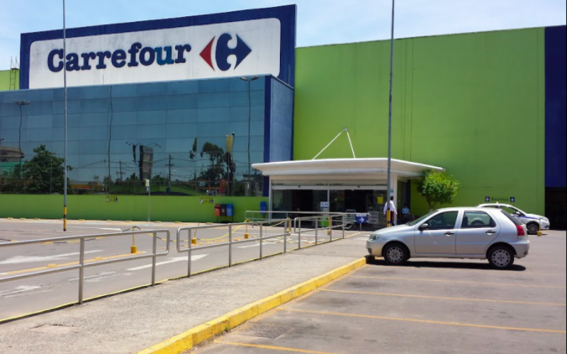 Carrefour vai instalar câmeras corporais em todos os seguranças