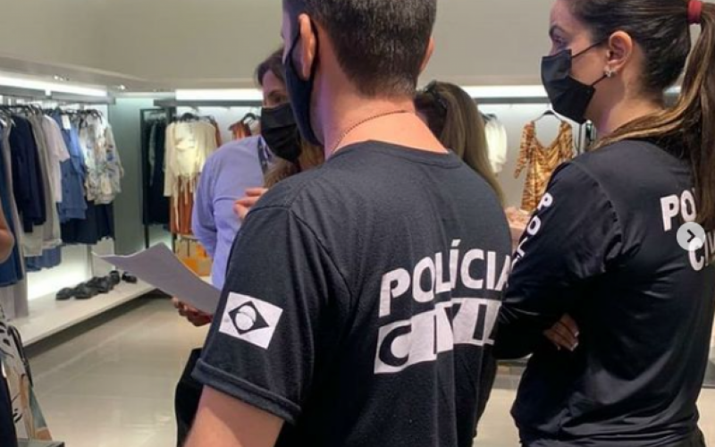 Polícia Civia faz busca e apreensão em loja de Fortaleza, no Ceará