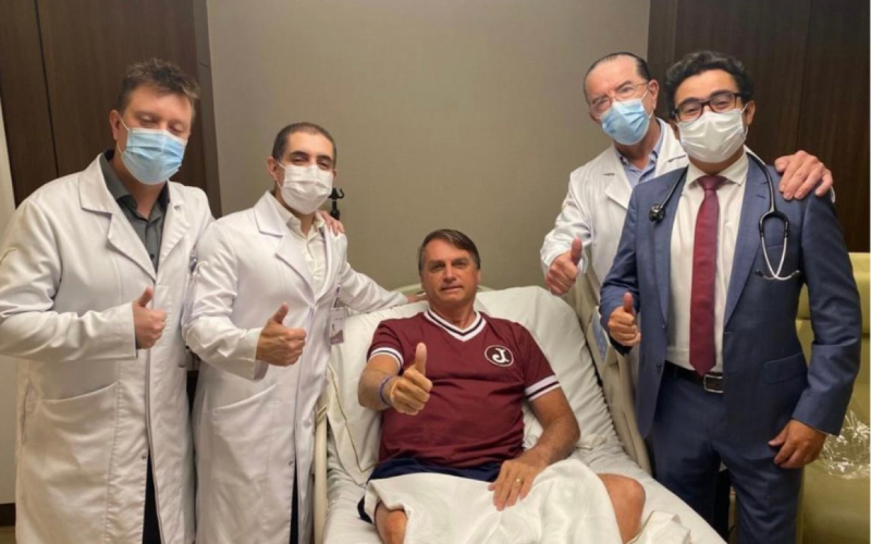Bolsonaro recebe alta do hospital