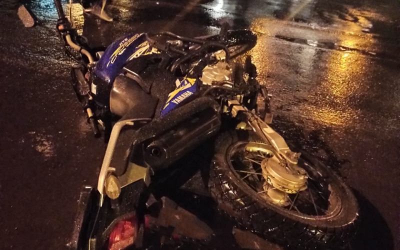 Motociclista morre após bater em carreta de caminhão, em São Sebastião do Caí
