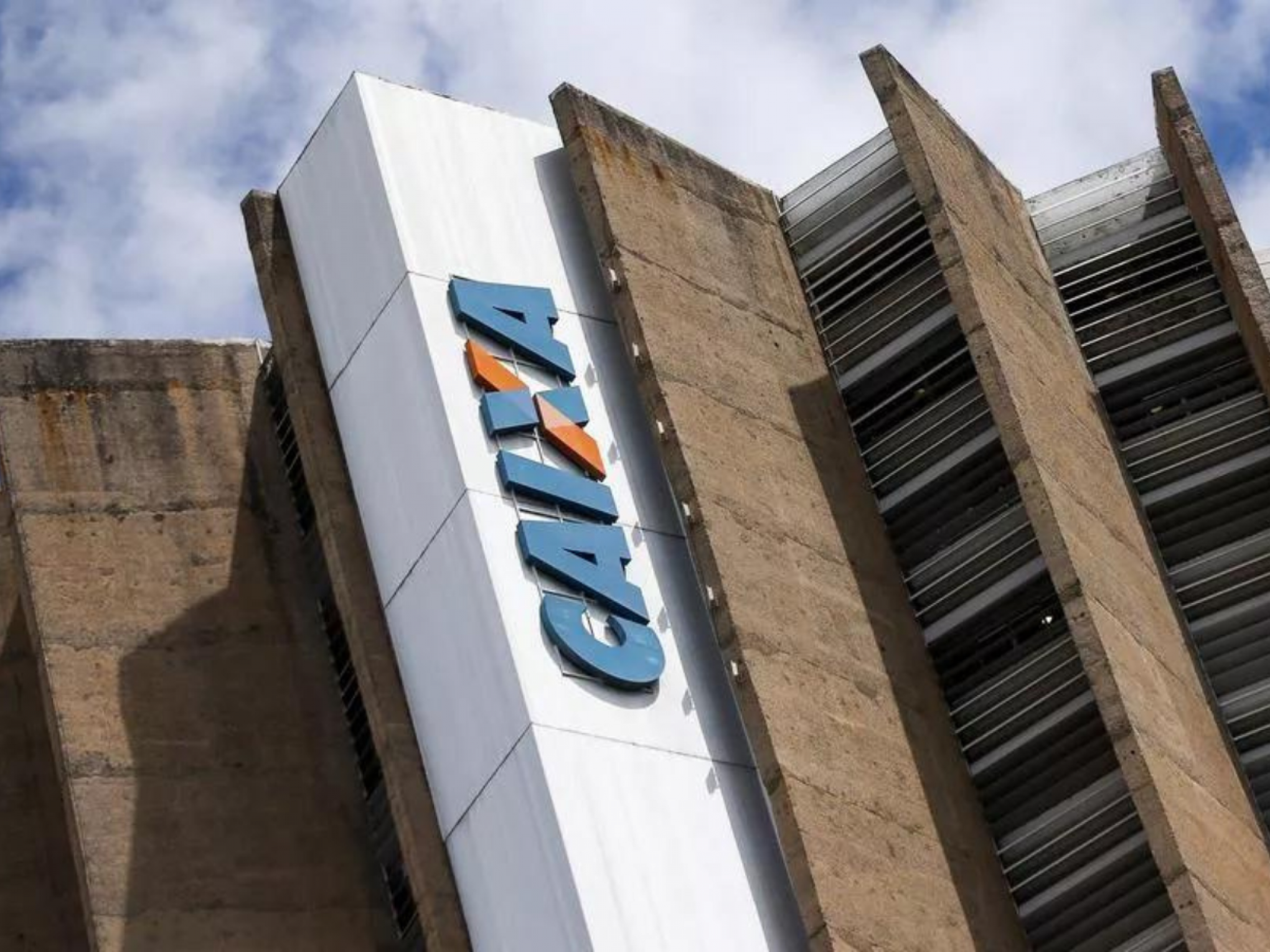 Caixa suspende empréstimo consignado do Auxílio Brasil após estudos técnicos
