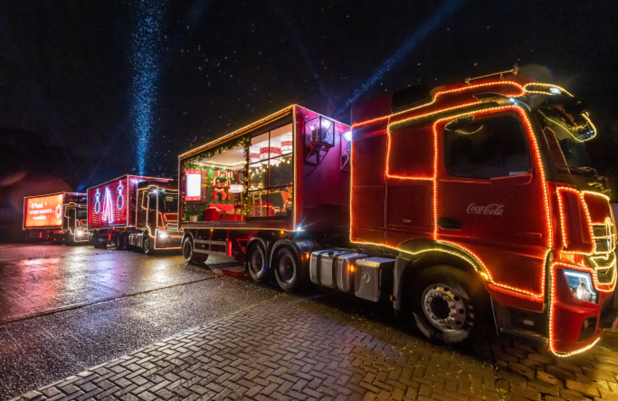 Caravanas da Coca Cola passam por Canela e Nova Petr polis neste