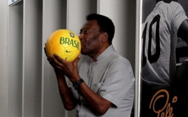 Relembre a trajetória do Rei Pelé nos games