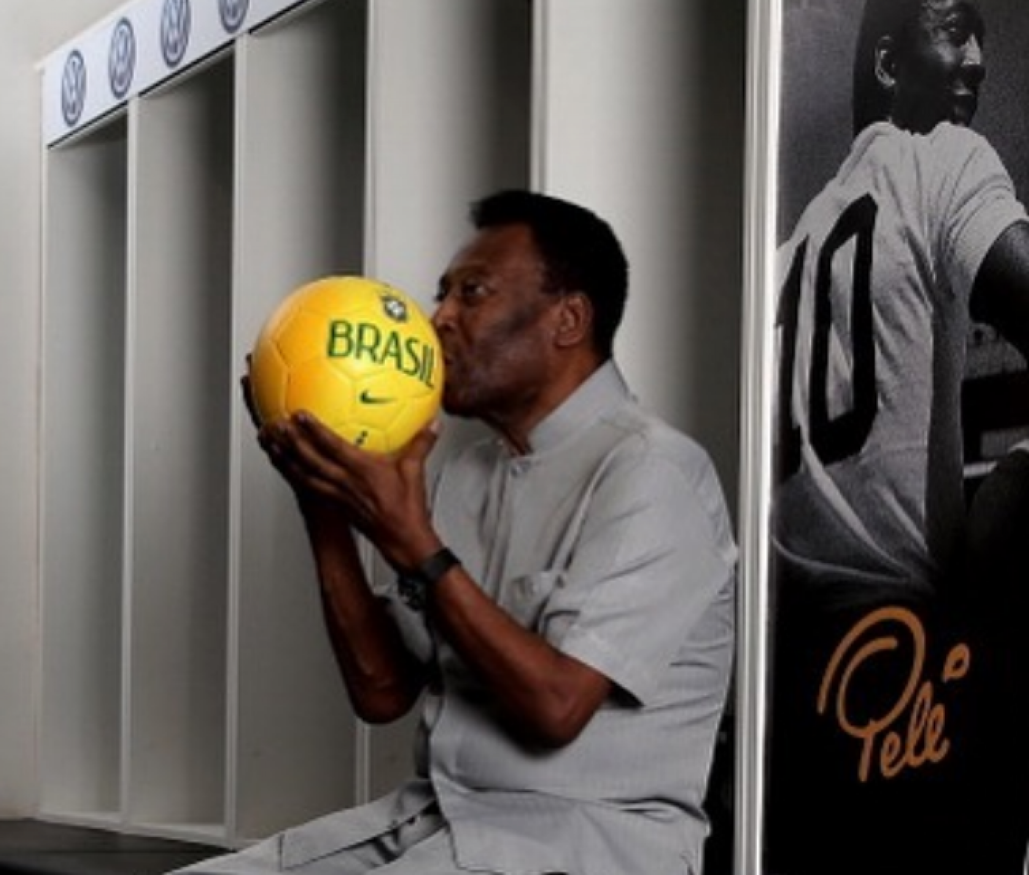 Pelé morreu, viva o Rei!