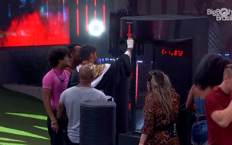 Madrugada da Festa do LÃder no 'BBB 23' rende flertes, edredom e desculpas
