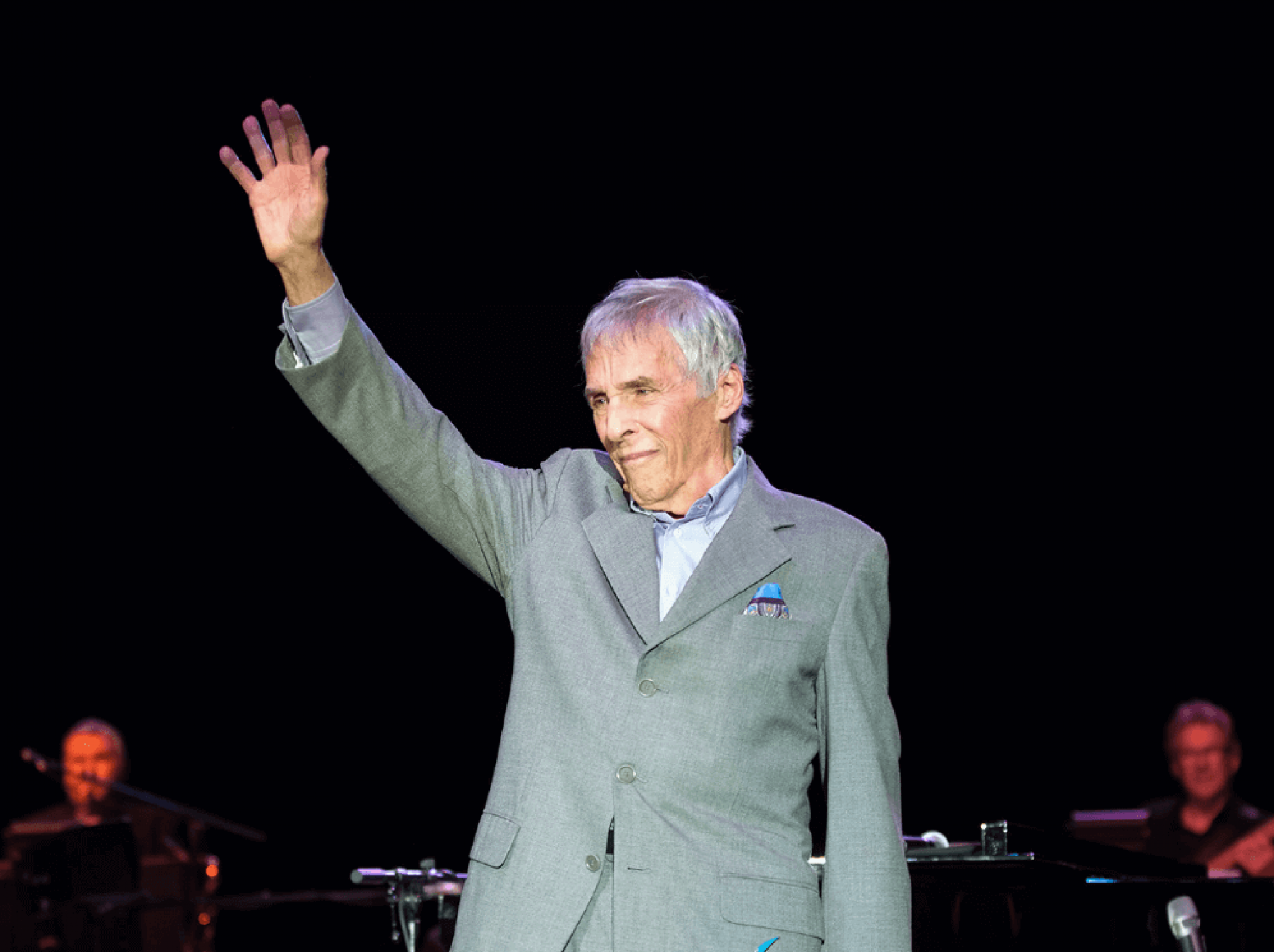 Morre aos 94 anos Burt Bacharach, compositor de sucessos inesquecíveis
