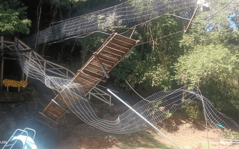 Queda de ponte em Sapiranga