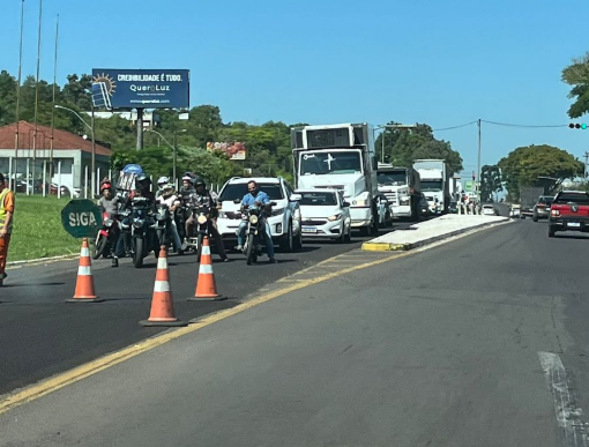 Obras causam lentidão na BR-116, entre Novo Hamburgo e Ivoti