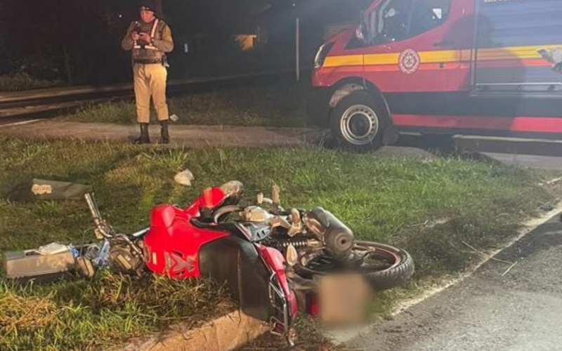 Motociclista fica ferido em acidente na RSC-287