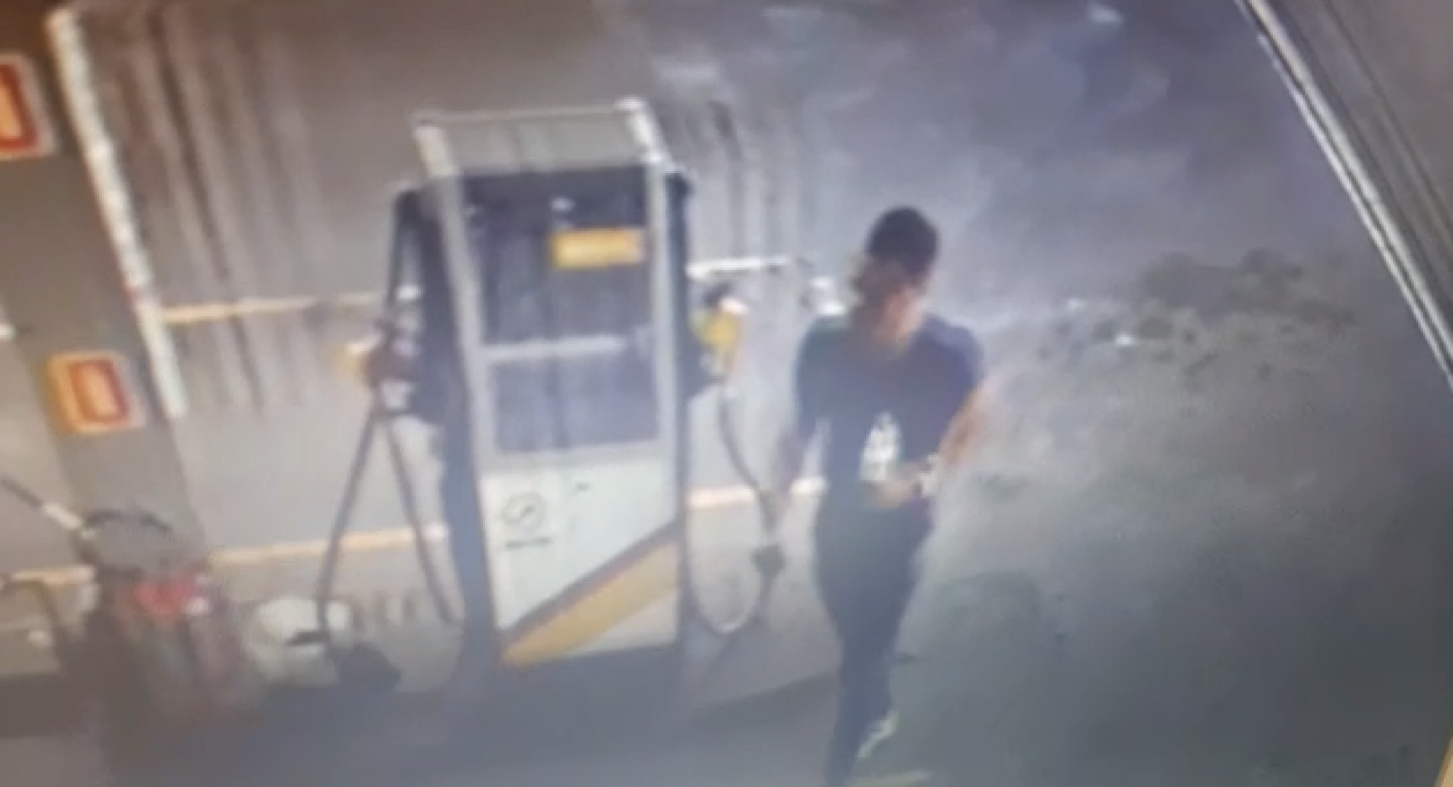 Vídeo mostra revendedor de Minas Gerais em posto de gasolina antes de desaparecer no RS