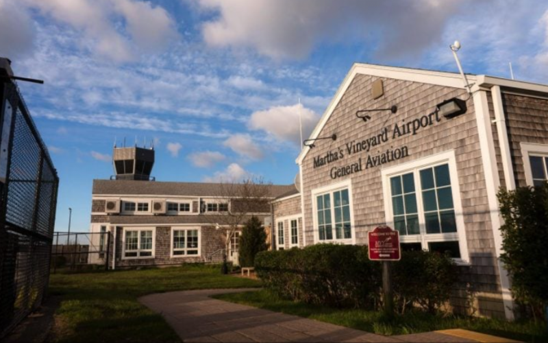 Pouso forçado aconteceu no Aeroporto Marthas Vineyard, em West Tisbury, Massachusetts | Jornal NH