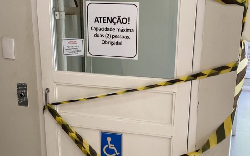 Idosa que foi esmagada por elevador em clínica de Montenegro segue internada dois dias após o acidente