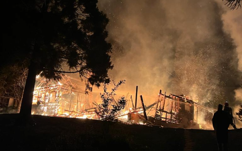 INCÊNDIO: Casas de Nova Petrópolis são destruídas por fogo