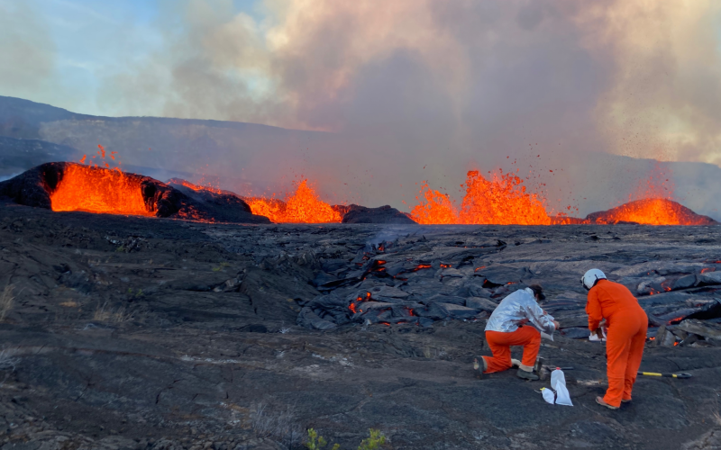 Técnicos do observatório vulcânico do Havaí monitoram erupção do Kilauea | Jornal NH