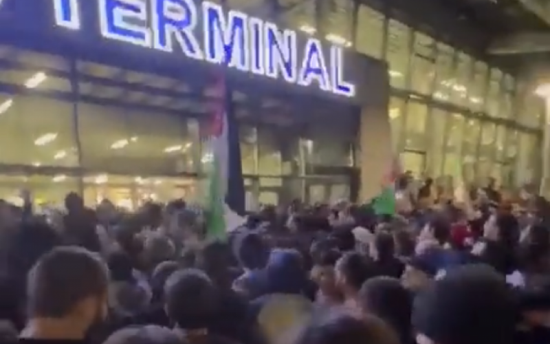Aeroporto na Rússia é fechado após multidão protestar contra voo vindo de Israel